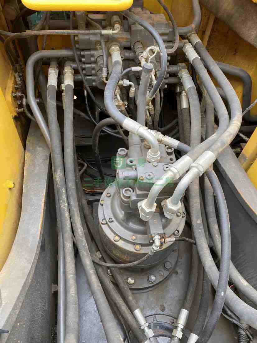 出售九成新沃爾沃210挖掘機(jī)，質(zhì)保一年