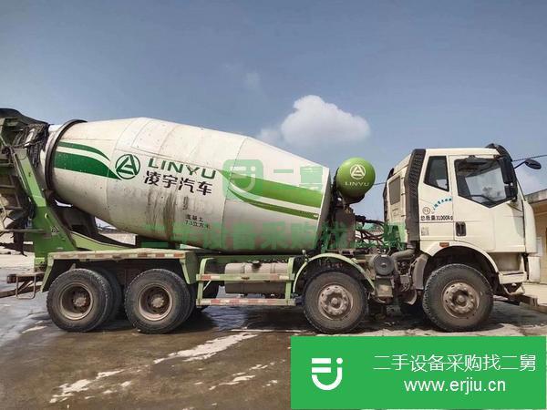 山東出售二手18年輕量化解放攪拌車，精品車況，手續齊全，支持分期付款！