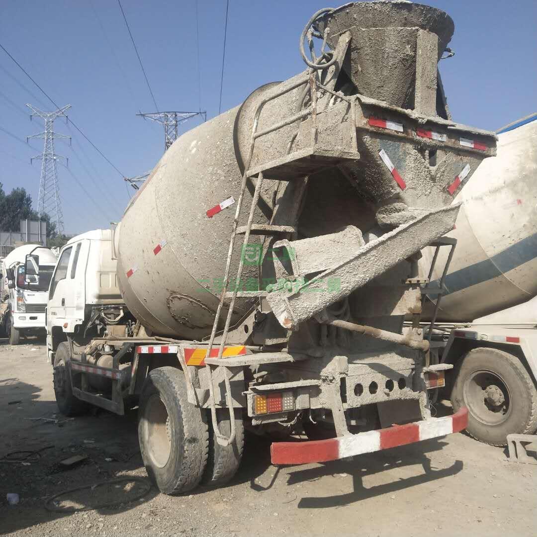 出售二手豪沃4方混凝土攪拌罐車 重汽發(fā)動機 原版車