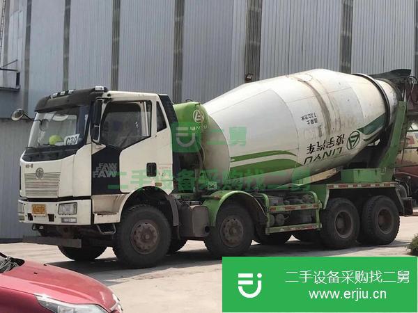山東出售二手18年輕量化解放攪拌車，精品車況，手續齊全，支持分期付款！