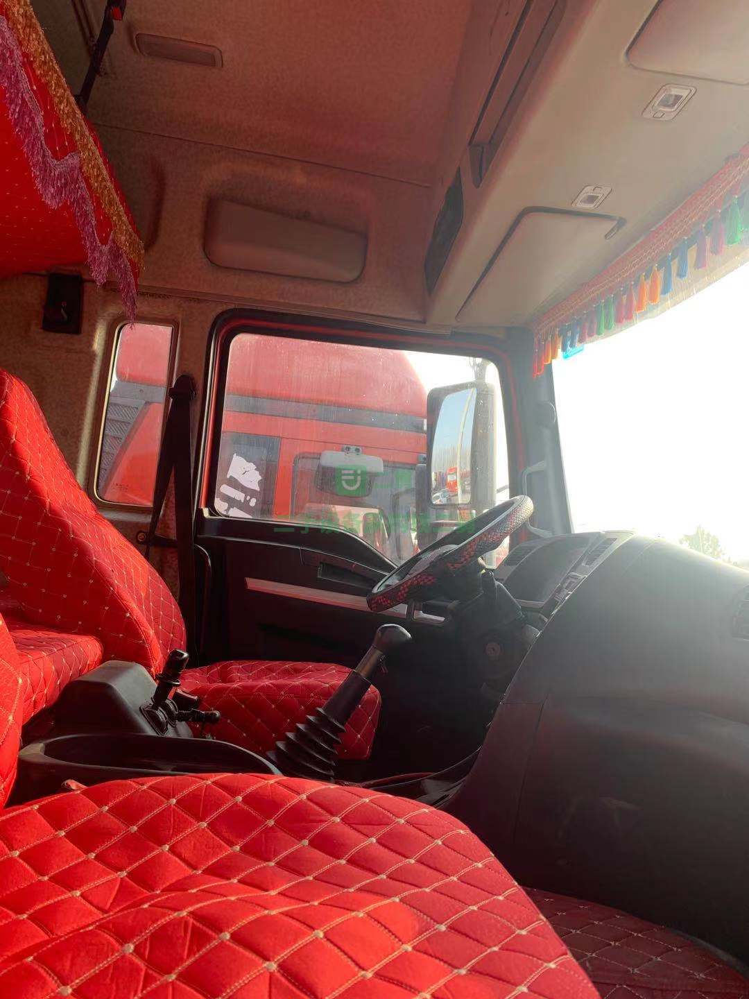出售一臺德龍新M3000牽引車 430馬力
