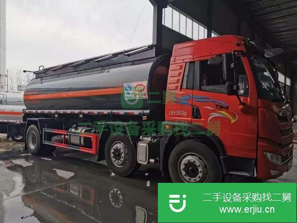廣東出售二手解放小三軸油罐車