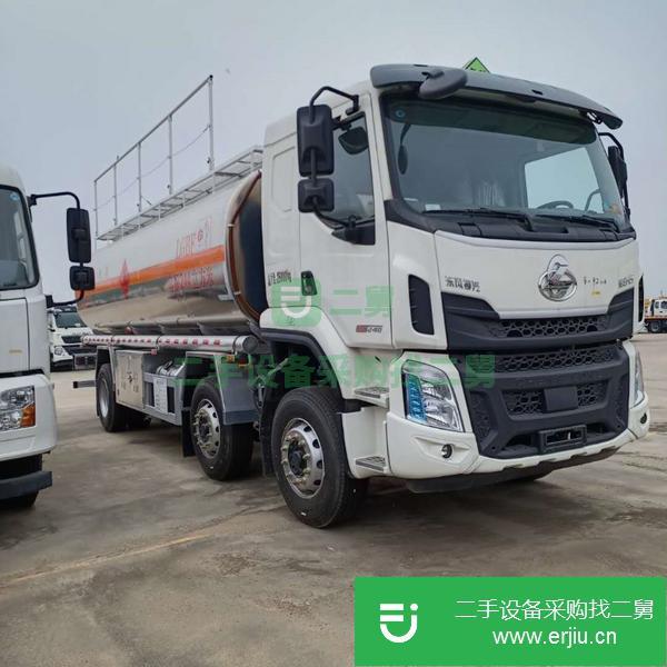 寧夏出售二手16噸小三軸油罐車玉柴240馬力發動機
