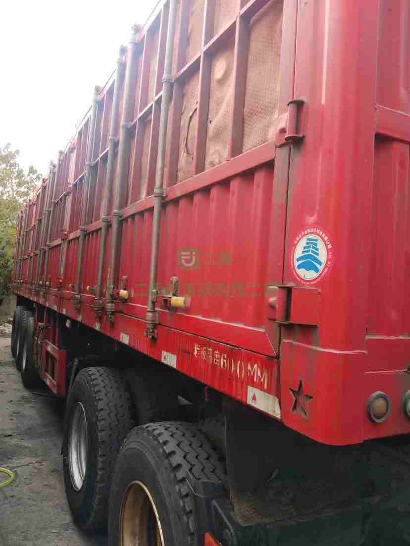 出售一年三個(gè)月勾六420牽引車，帶十一米金航掛，車況精品