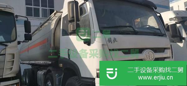 湖北出售二手24噸解放油罐車罐體容積28.7方