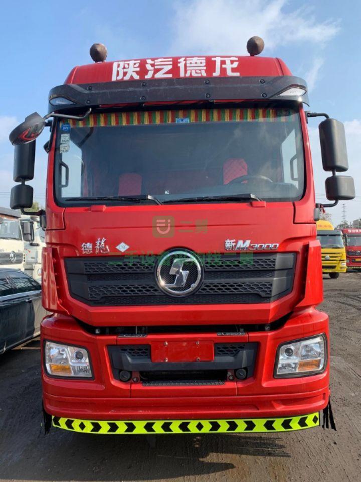 出售國六九成新德龍的二手牽引車