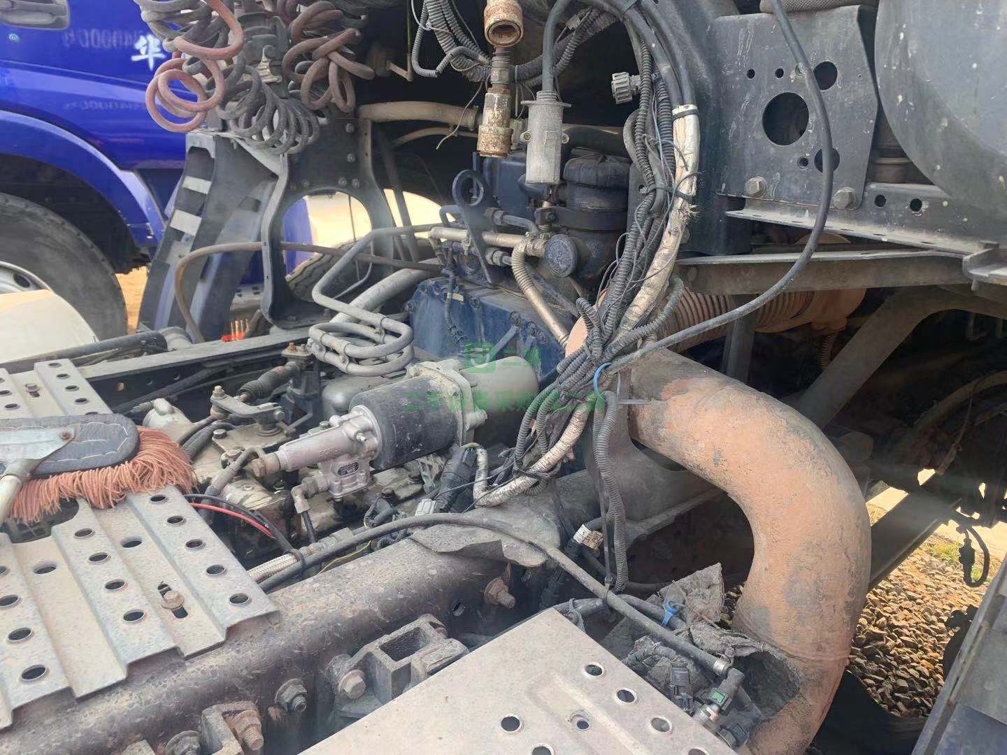 出售一臺18年5月的歐曼ETX濰柴發(fā)動機(jī)牽引車