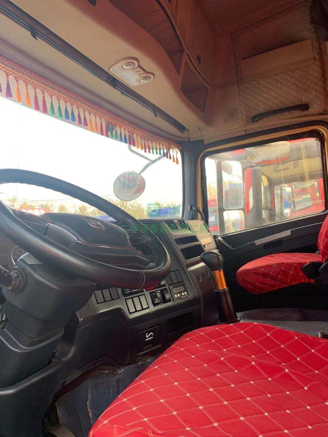 急售一臺17年6月德龍X3000牽引車，原車液緩