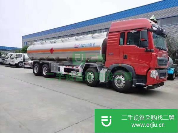 福建出售二手重汽豪沃前四后八鋁合金油罐車