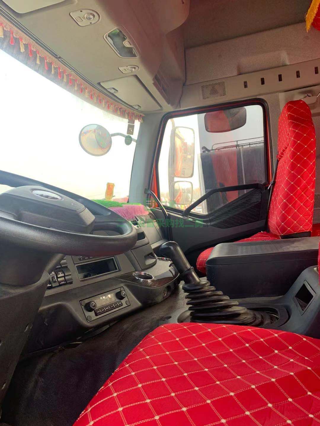 出售一臺18年7月的解放J6p質惠版牽引車