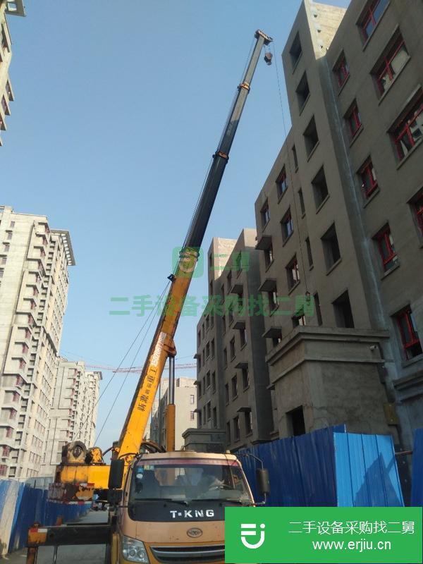 山東出售二手新源十二噸吊車手續(xù)齊全