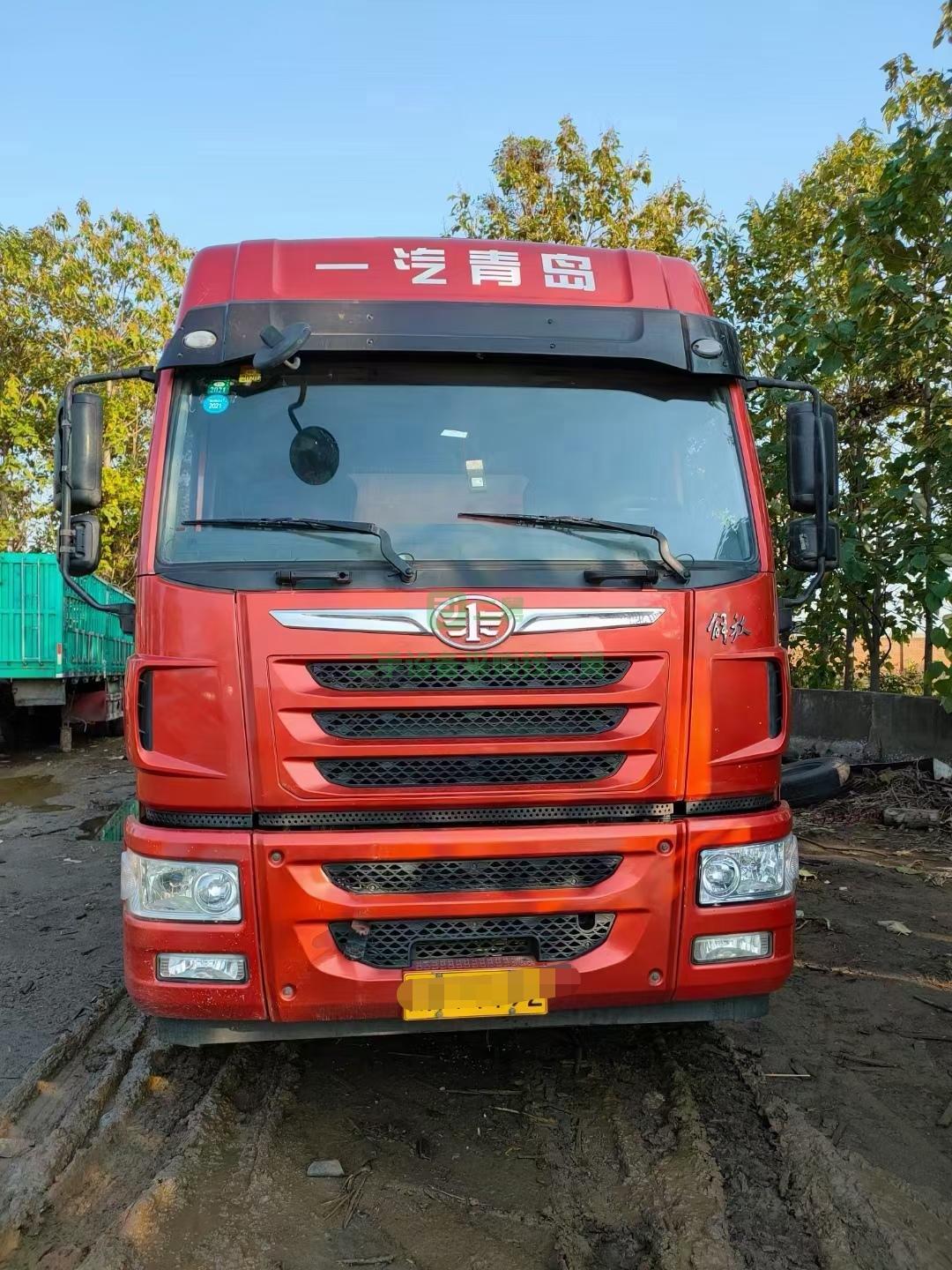 出售一臺2年3個月整捍衛400馬力牽引車，帶11米半掛車