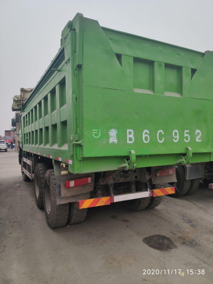 出售17年底國五環(huán)保綠6米豪沃后八輪自卸車380馬力