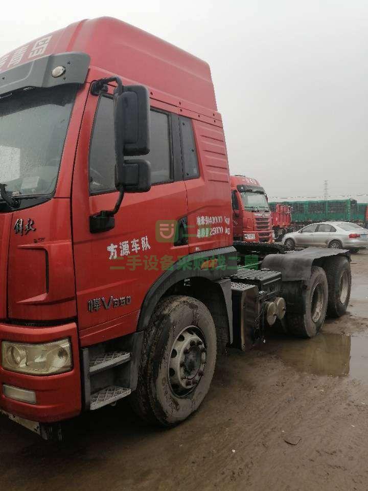出售17年的青島解放悍V350馬力牽引車