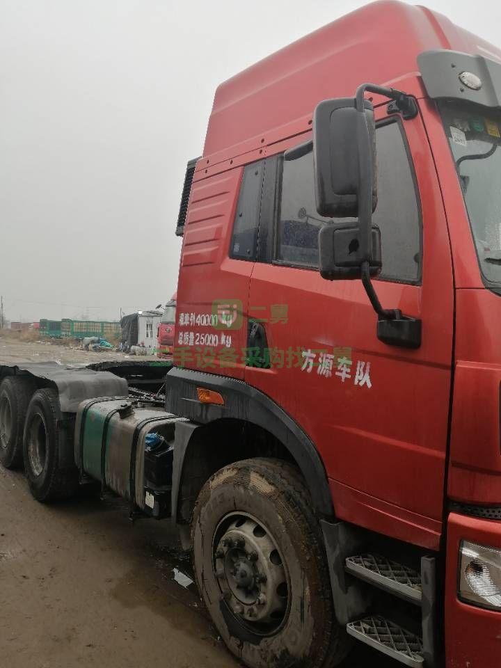 出售17年的青島解放悍V350馬力牽引車