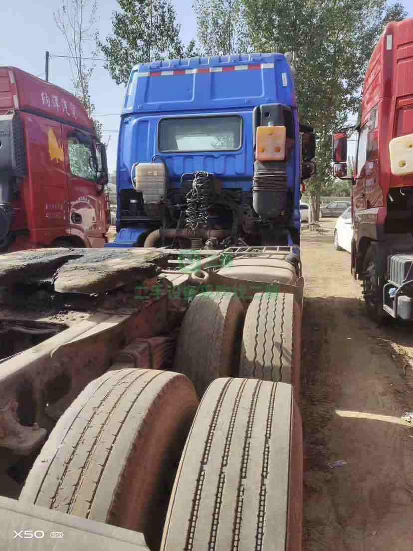 出售16年11月歐曼400馬力牽引車，已檢車，國五排放，帶全保險，全車輪胎八成新