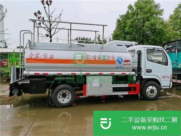 湖北出售二手4.4方油罐車朝柴102馬力發(fā)動機(jī)已上好戶可分期
