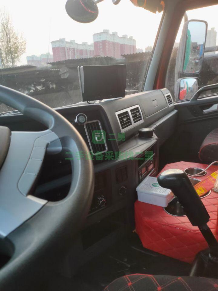 出售20年的焊V400馬力雙驅牽引車，帶保險車況精品