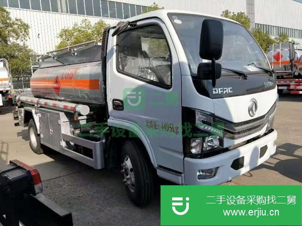 湖北出售二手2.04方油罐車朝柴130馬力國六發(fā)動機
