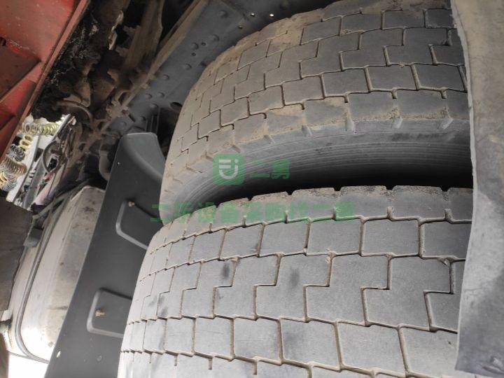 出售16年的青島解放悍V336馬力牽引車