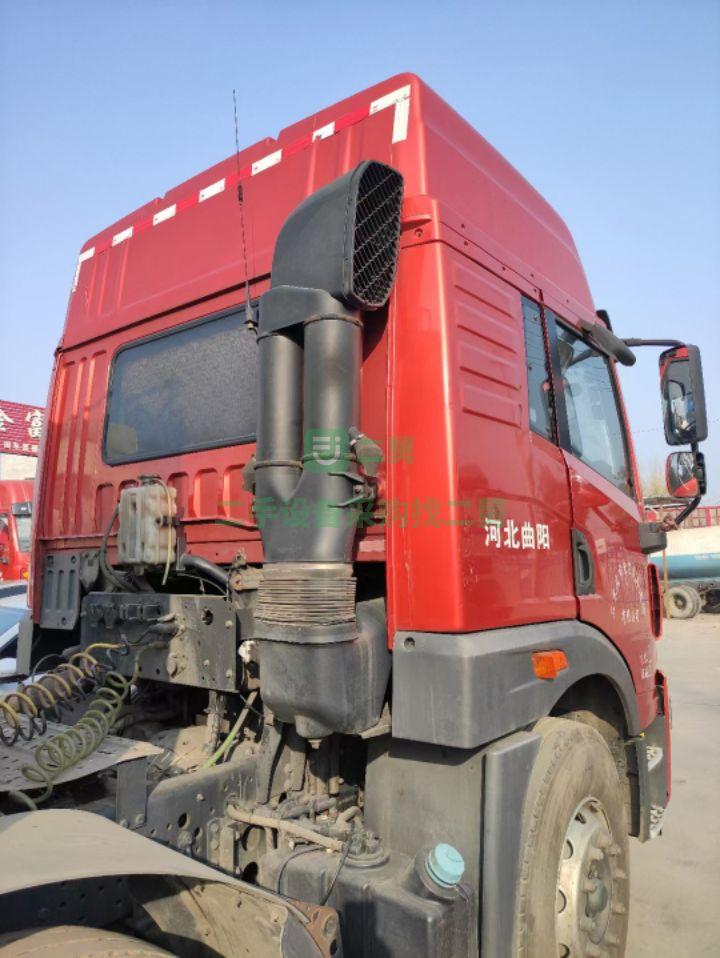 出售16年的青島解放悍V336馬力牽引車