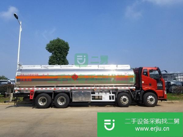 重慶出售二手解放前四后八鋁合金油罐車