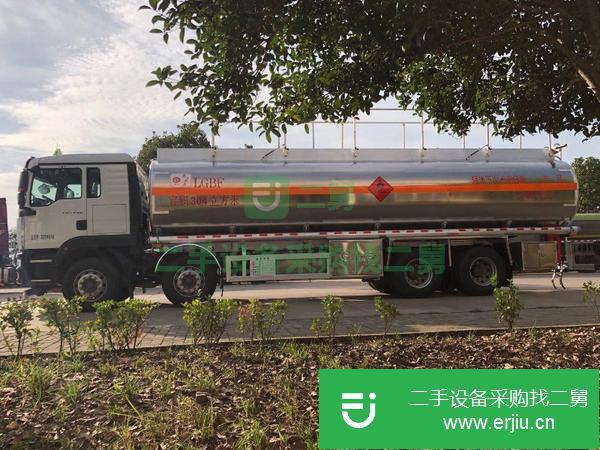 湖北出售二手解放悍V前四后八30.4方鋁合金油罐車