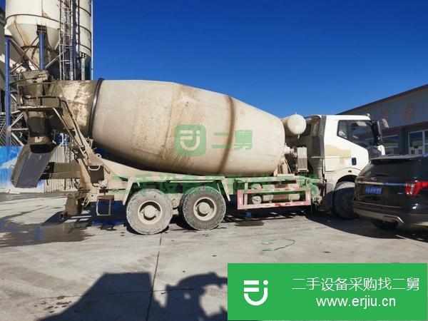 河北出售二手解放大十四攪拌車車況非常好