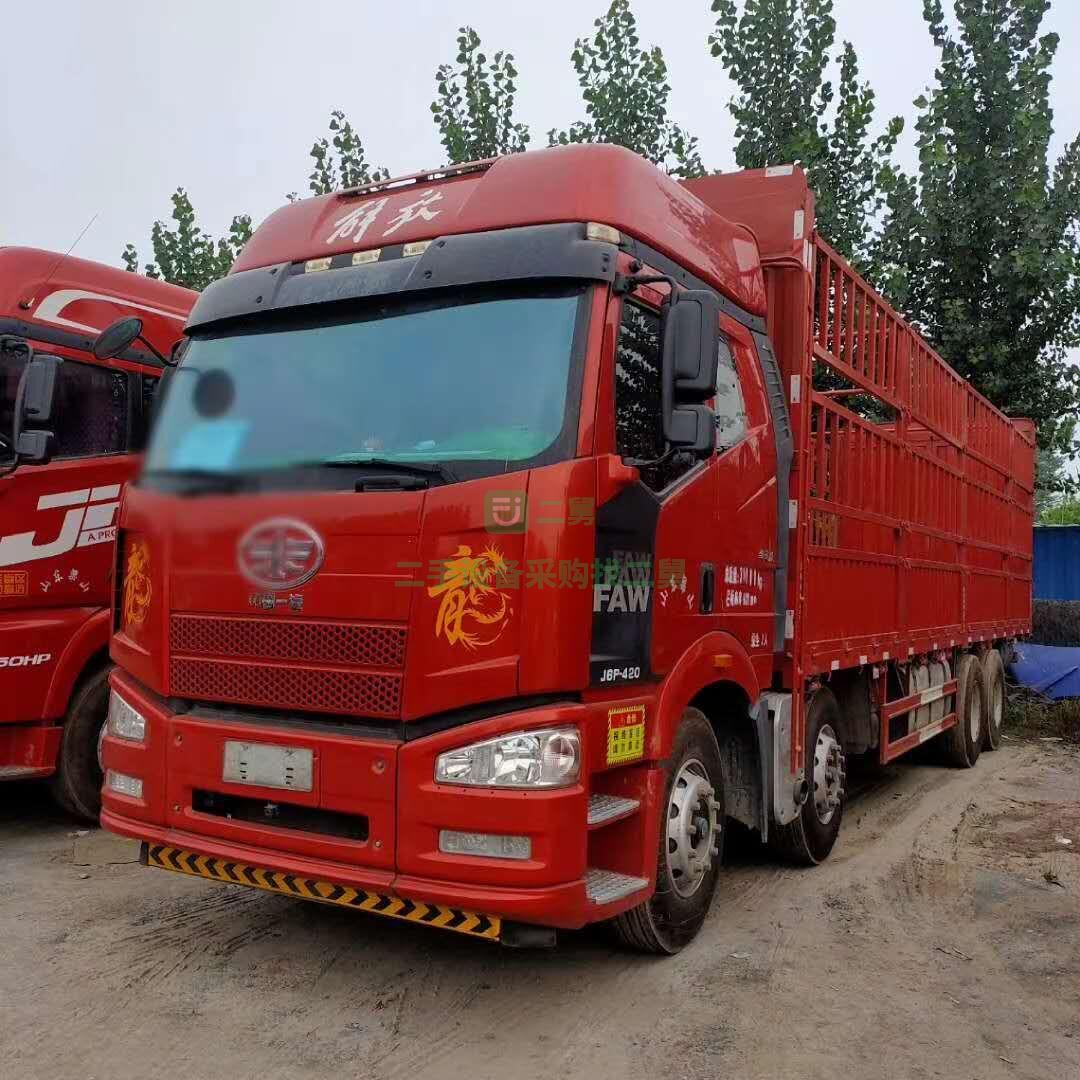 出售二手解放9.6米前四后四高欄貨車