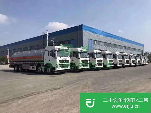 湖北出售二手解放悍V前四后八30.4方鋁合金油罐車