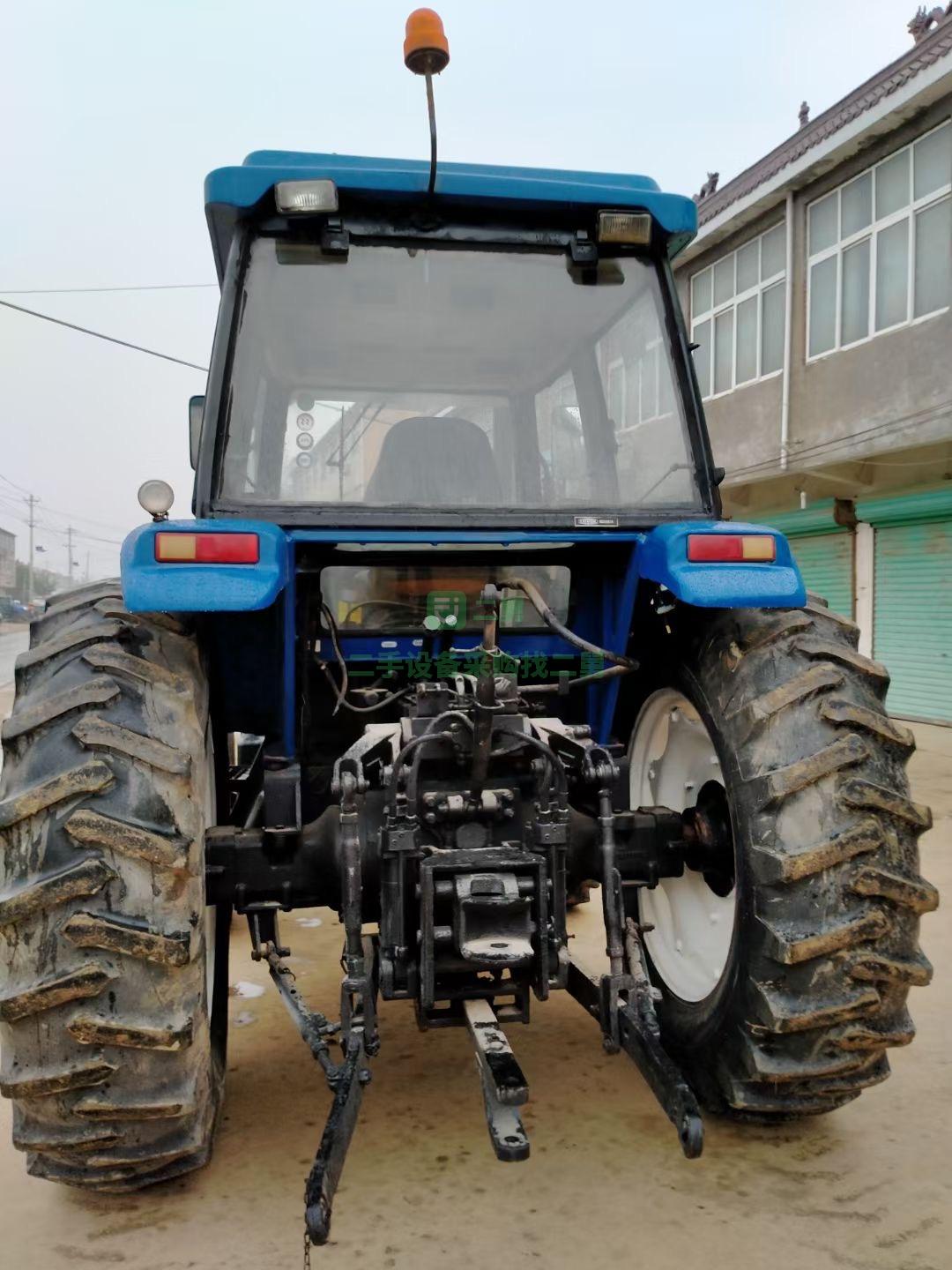 出售雷沃13O4拖拉機，有冷暖空調(diào)，帶爬行檔