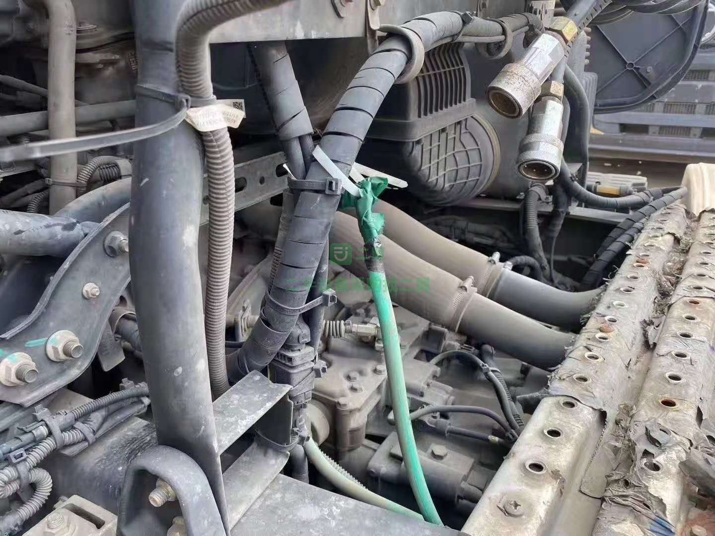 急售一臺本地一手車19年3月上戶，東風天龍旗艦KX牽引車