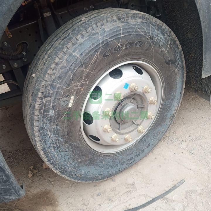 出售2020年豪沃TX460馬力燃油牽引車