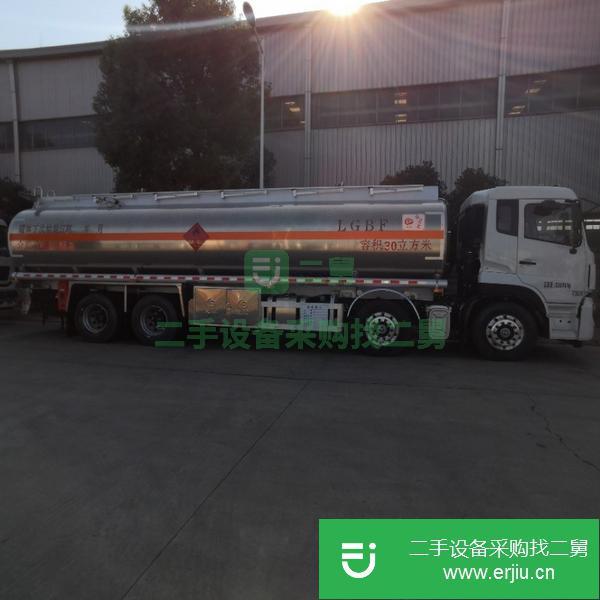 山西出售二手前四后八鋁合金20噸油罐車350馬力發(fā)動機