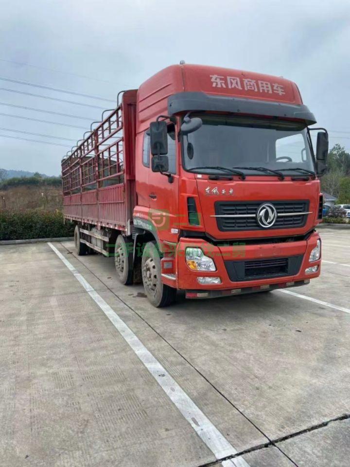 出售2019年7月上戶的東風天龍9.6米貨車，帶全保，245馬力