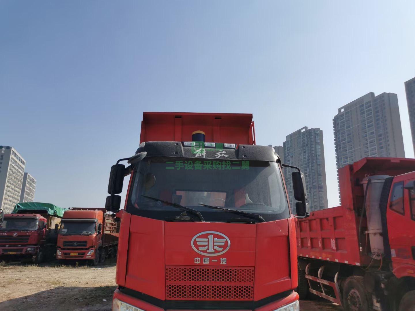 出售2017年的一汽解放自卸車，國五排放