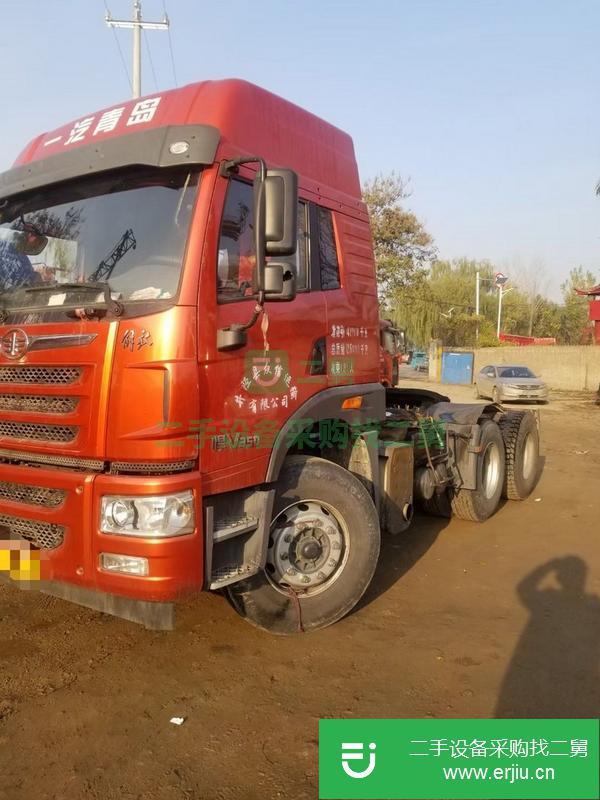 山東出售國四解放牽引車，350馬力雙驅，剛剛入的大保險車損三者一應俱全