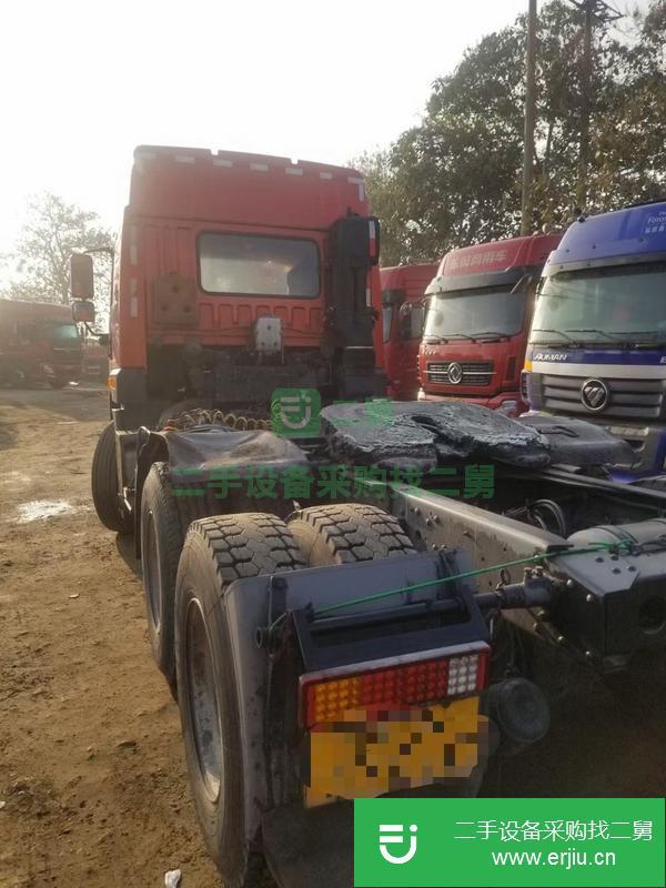 山東出售國四解放牽引車，350馬力雙驅，剛剛入的大保險車損三者一應俱全