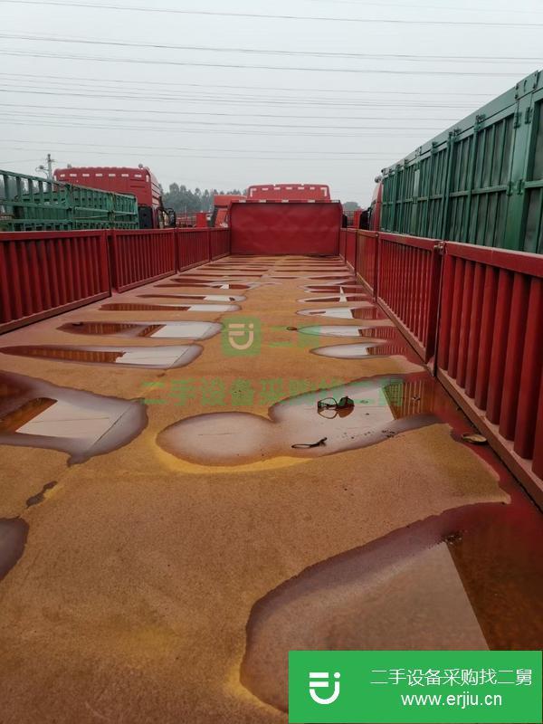 河北出售二手13米標箱側翻半掛車