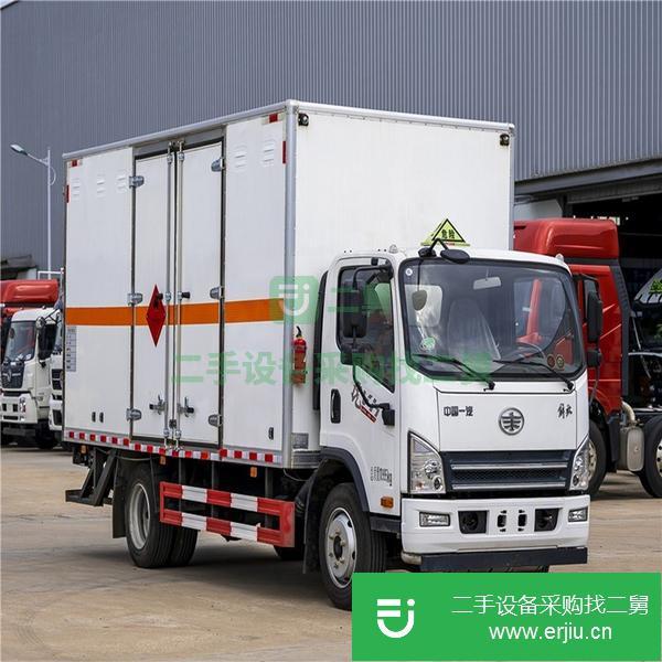山西出售二手解放4米2危險(xiǎn)品廂式運(yùn)輸車國(guó)六
