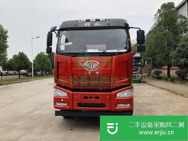 廣東出售二手解放前四后八鋁合金油罐車,可分期,包上戶