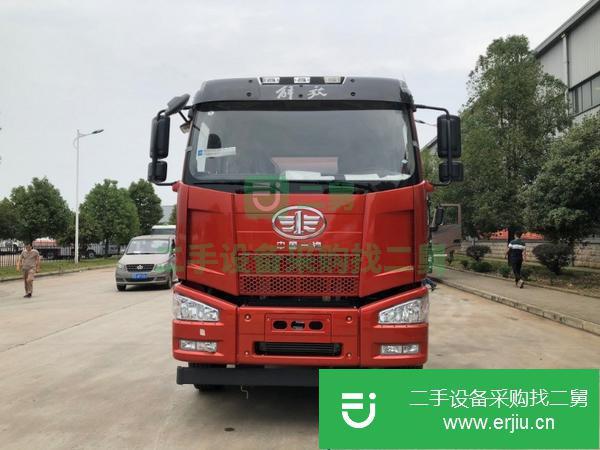 廣東出售二手解放前四后八鋁合金油罐車,可分期,包上戶