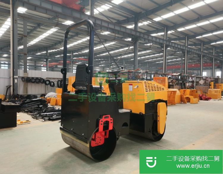 山東出售二手兩噸液壓雙驅(qū)動(dòng)壓路機(jī)