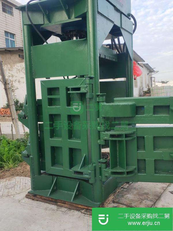 江蘇出售二手江陰東方立式打包機200噸，料箱800?1200