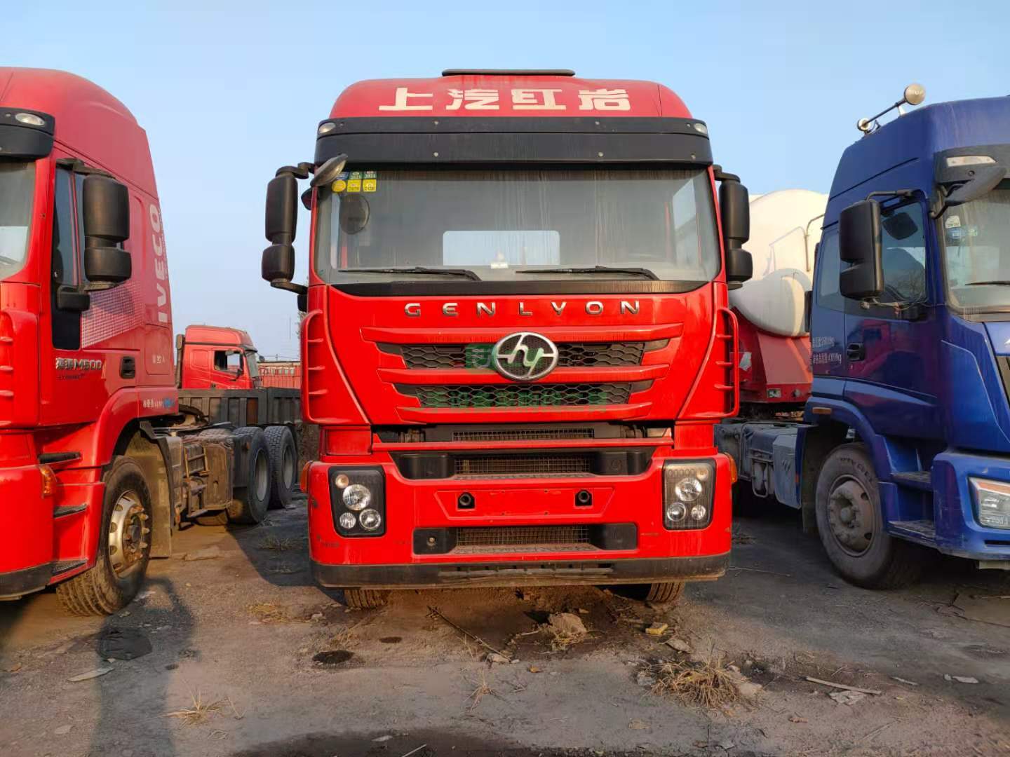 出售19年上汽紅巖杰獅M500雙驅(qū)輕體430馬力牽引車(chē) 國(guó)五排放 可分期付