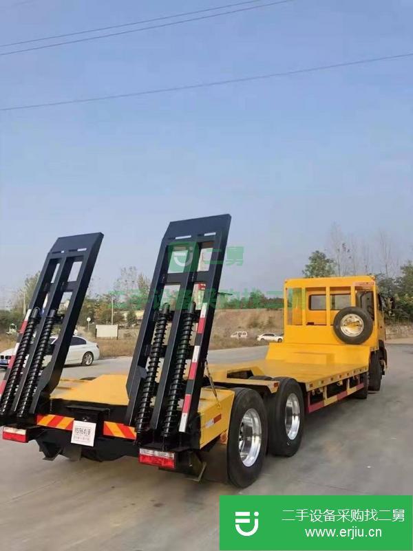 湖北出售二手前四后八凹板運輸車濰柴300馬力發(fā)動機