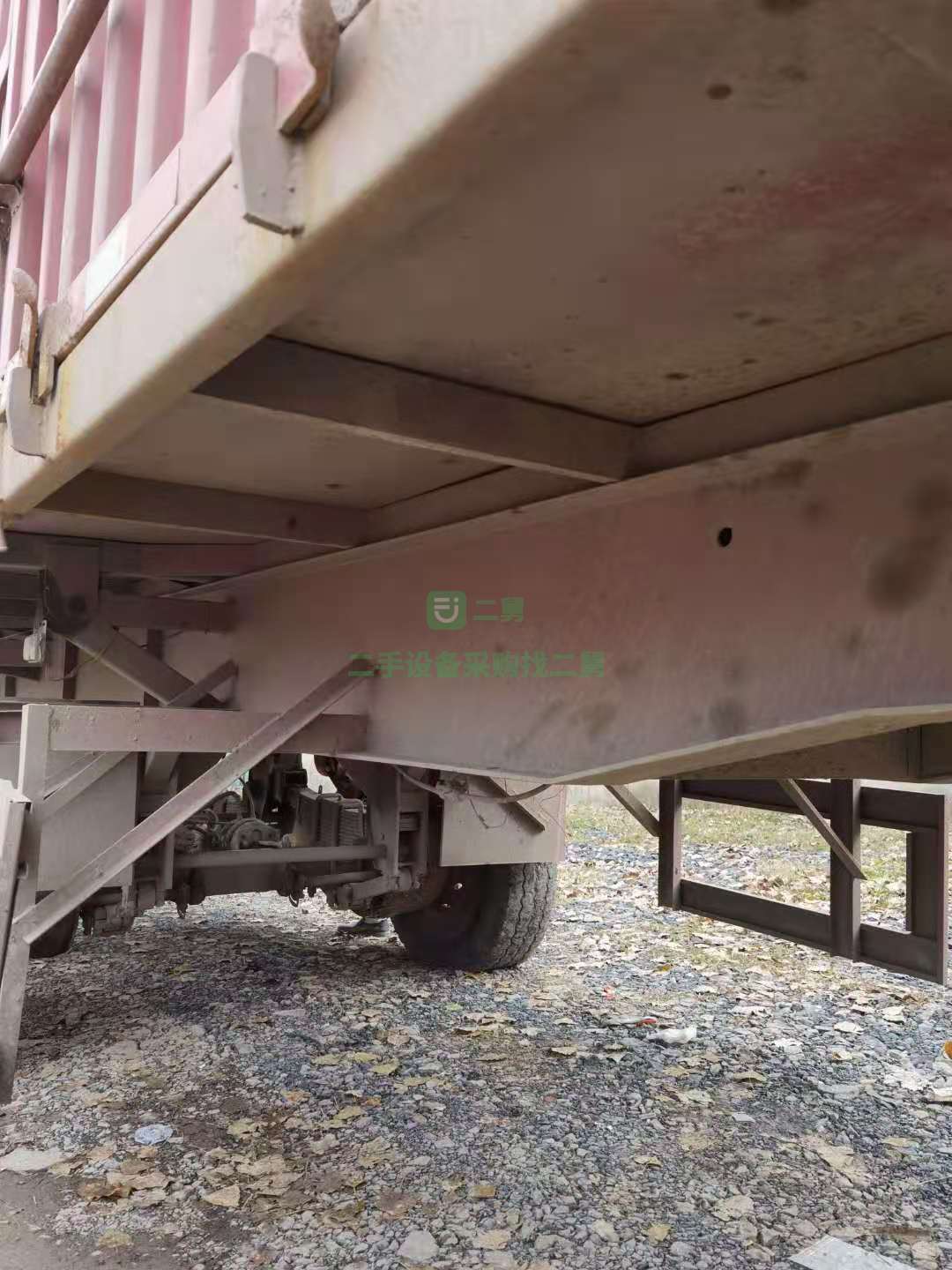 出售一臺11米1.5米一體側(cè)翻13噸廣東富華橋半掛車