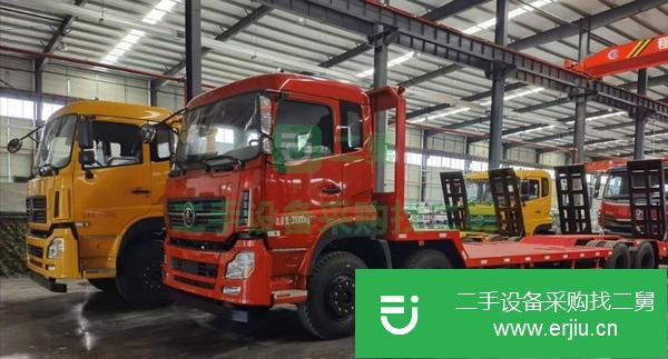 湖北出售二手前四后八凹板運輸車濰柴300馬力發(fā)動機