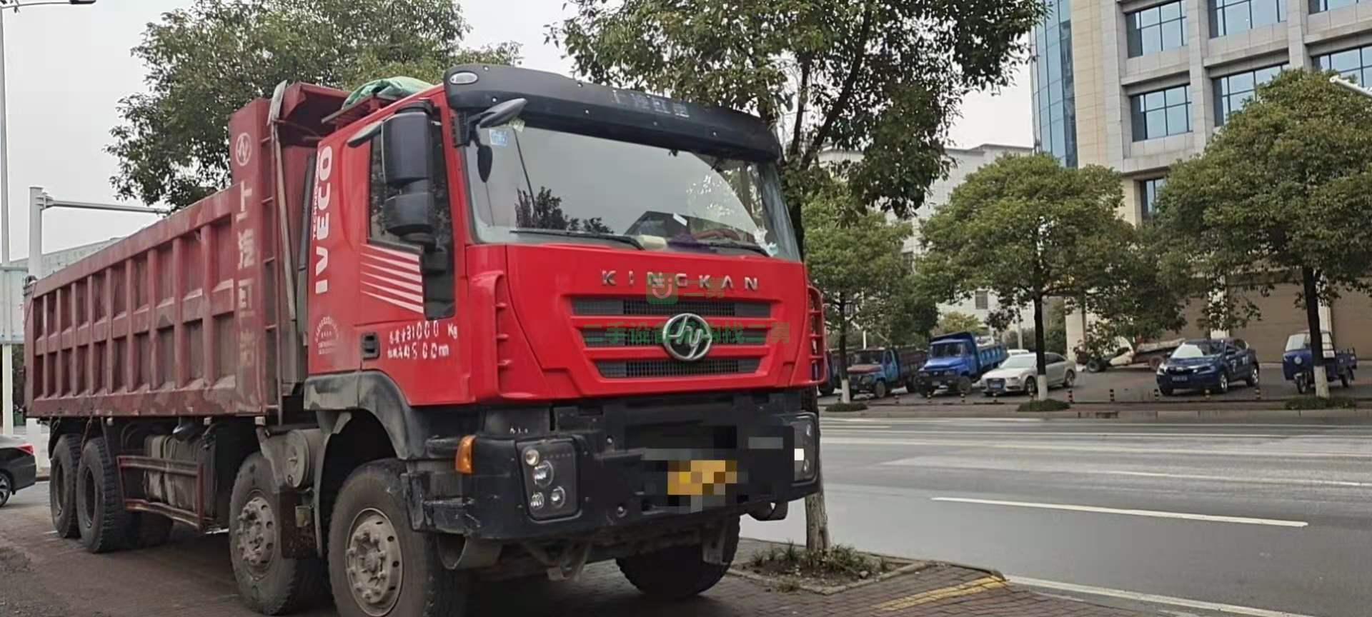 出售一臺18年7月上戶上汽紅巖自卸車，390馬力