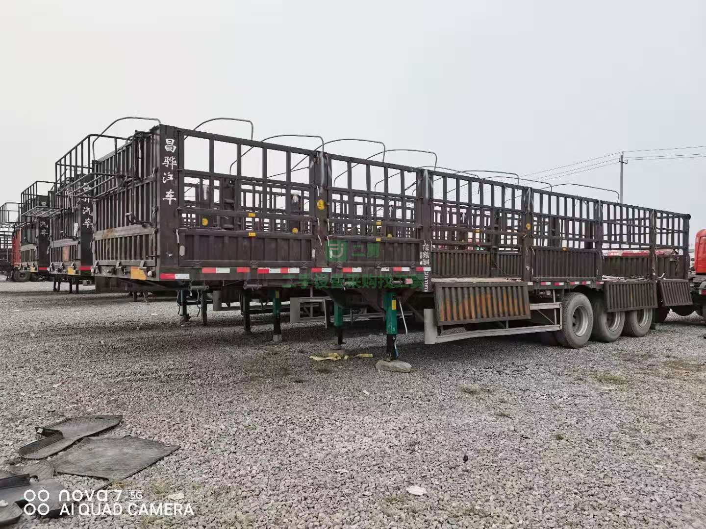 出售一臺19年花籃半掛車2.55米寬半掛車，13米長